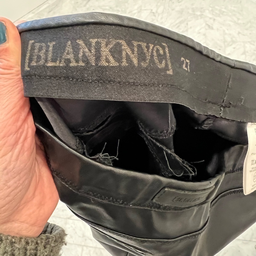 BLANK NYC Vegan leather black skinny leggings size 27 - Picture 5 of 15